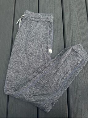 Vuori performance joggers